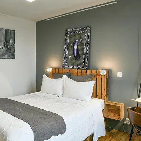 Bed & Breakfast Maison Fleur De Frangipanier 3*