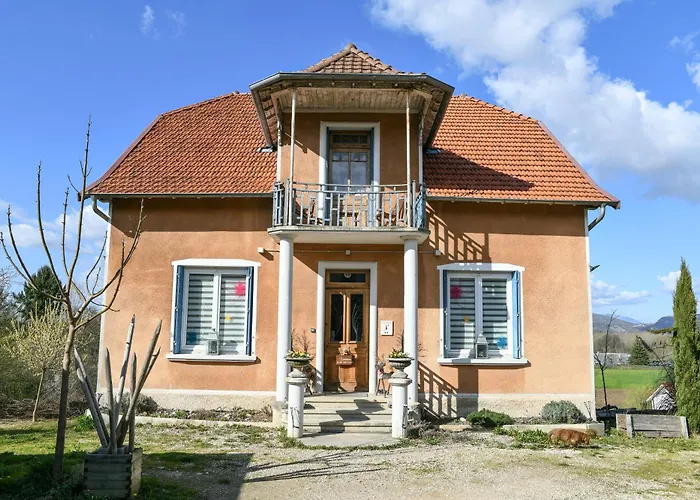 Maison Fleur De Frangipanier Bed & Breakfast