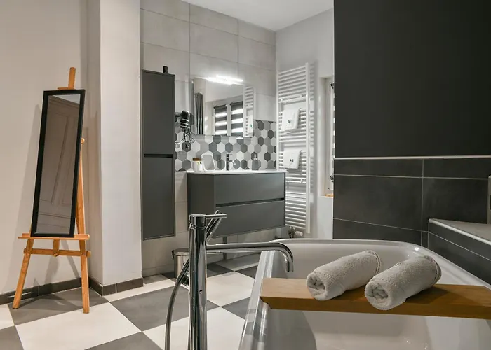 Maison Fleur De Frangipanier Bed & Breakfast 3*